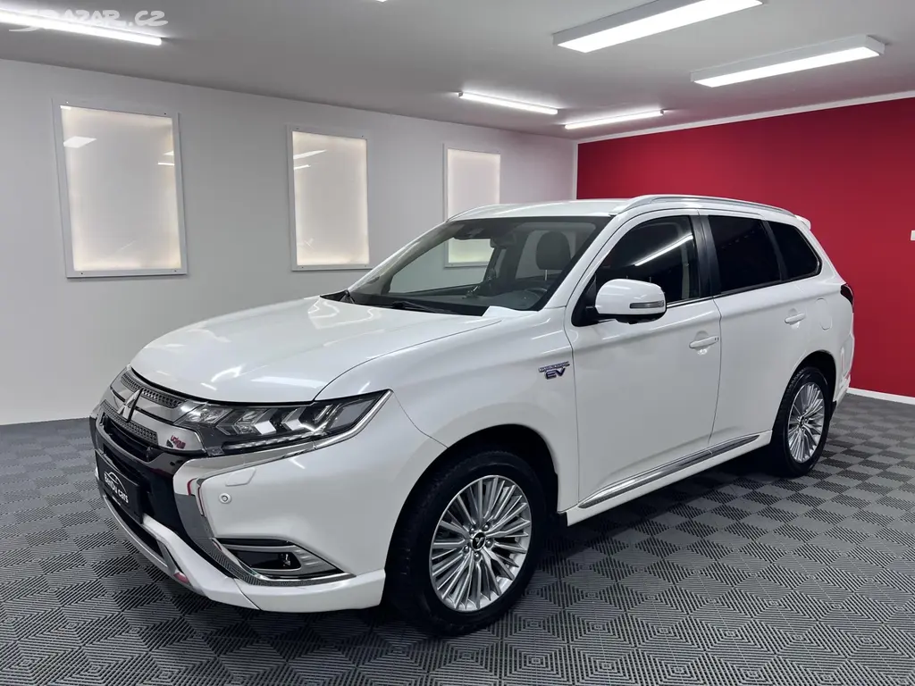 Mitsubishi Outlander, 2,4 PHEV 165 kW 4x4